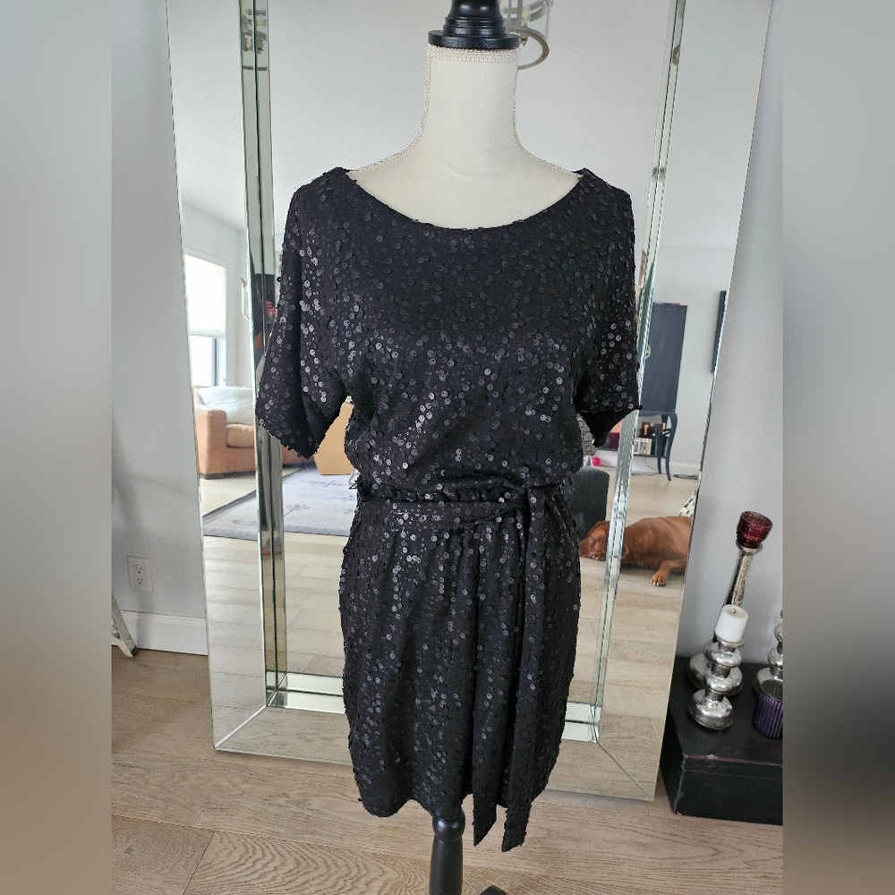 Sequin Black Sz XS Stretchy Jersey Knit Knee Length Dress NEW YORK & CO TIE WAIS